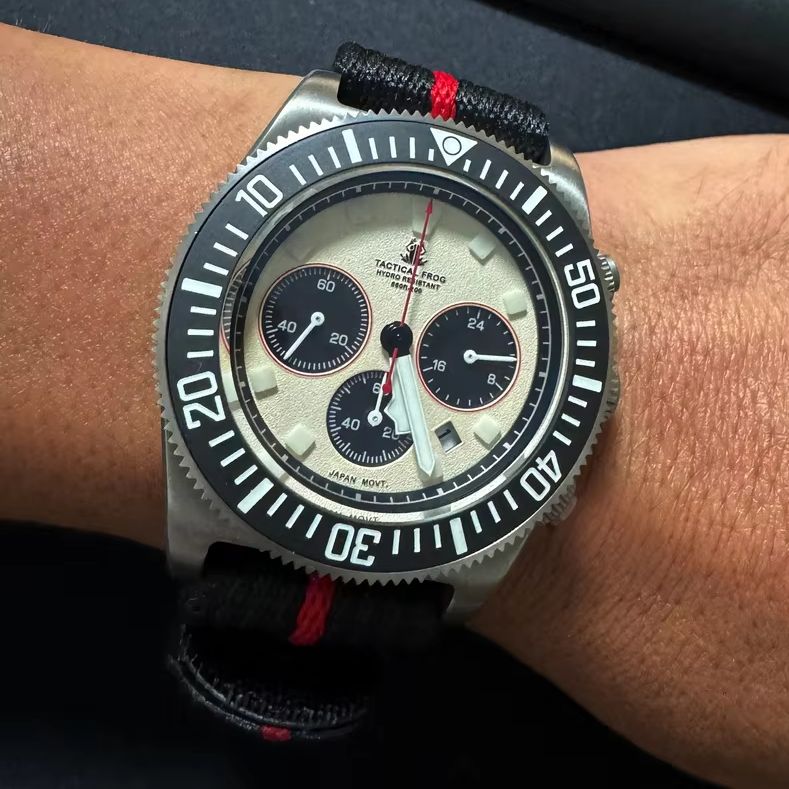 Solar Powered Watch - 택티컬 프로그 맨 크로노그래프 시계 44.3mm